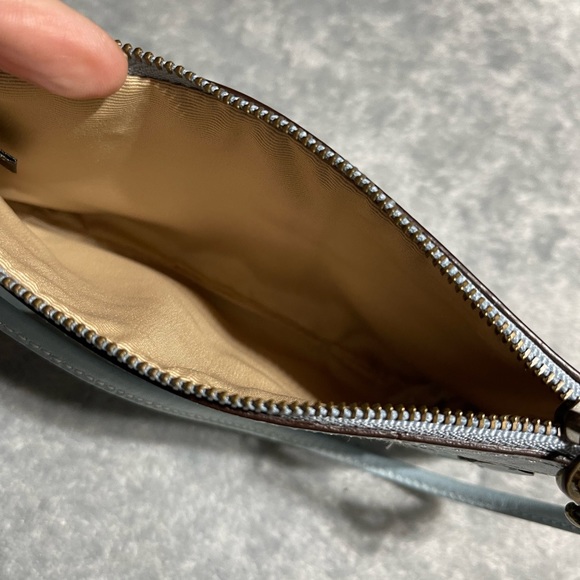 Coach wristlet - Picture 3 of 4